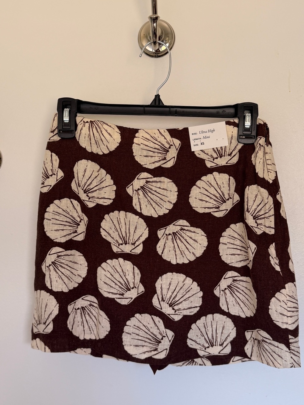 Abercrombie & Fitch Brown Mini Skirt with Cream Shell Print